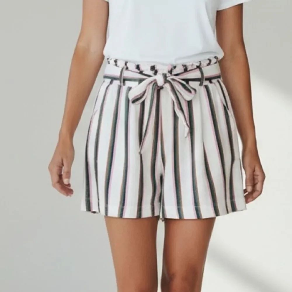 ECI New York High Waist Paperbag Stripped Shorts in Size Small